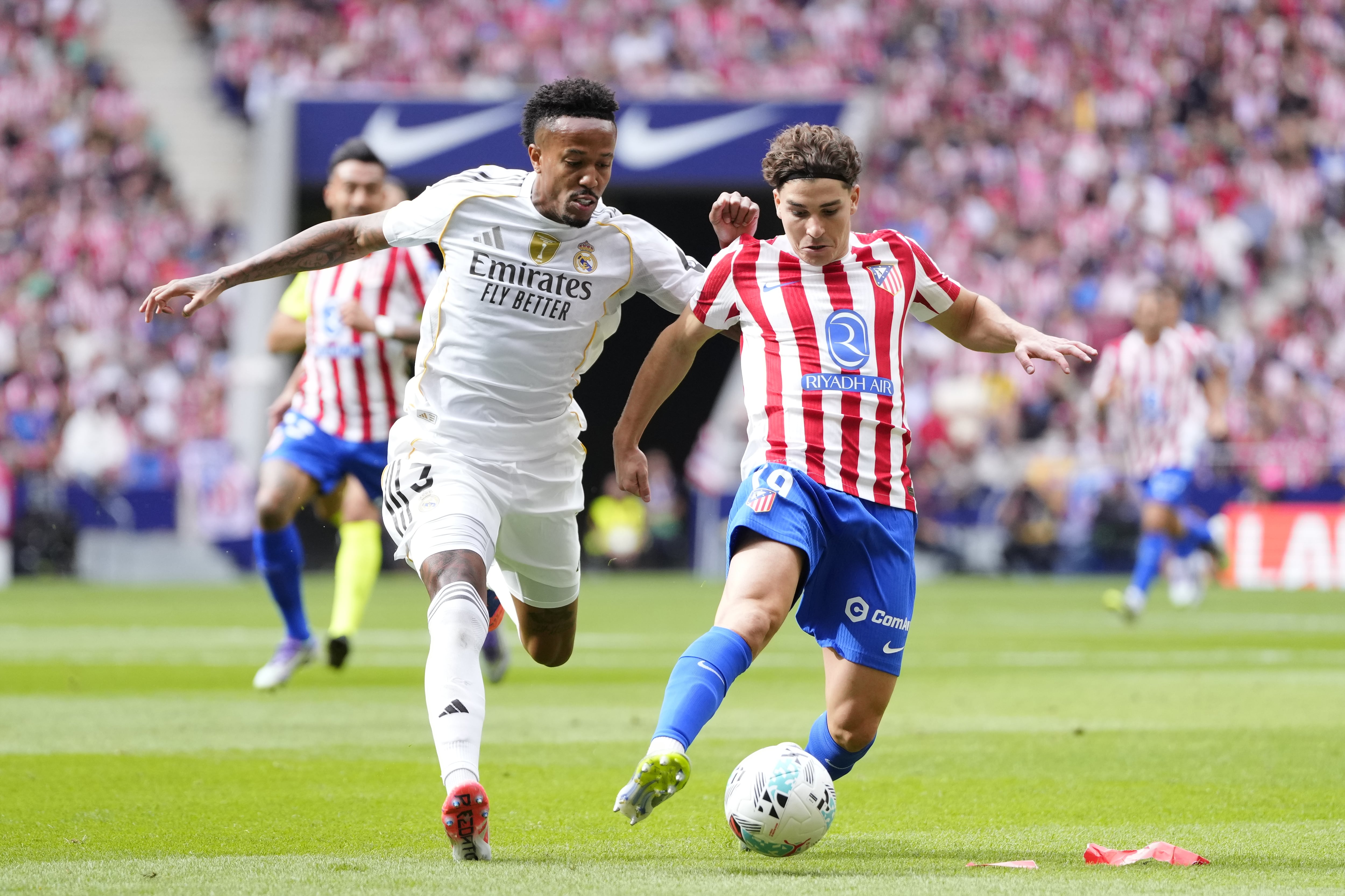 Atlético de Madrid le quita el invicto al Real Madrid: así quedó la tabla de posiciones en LaLiga. (Photo by Jose Hernandez/Anadolu via Getty Images)