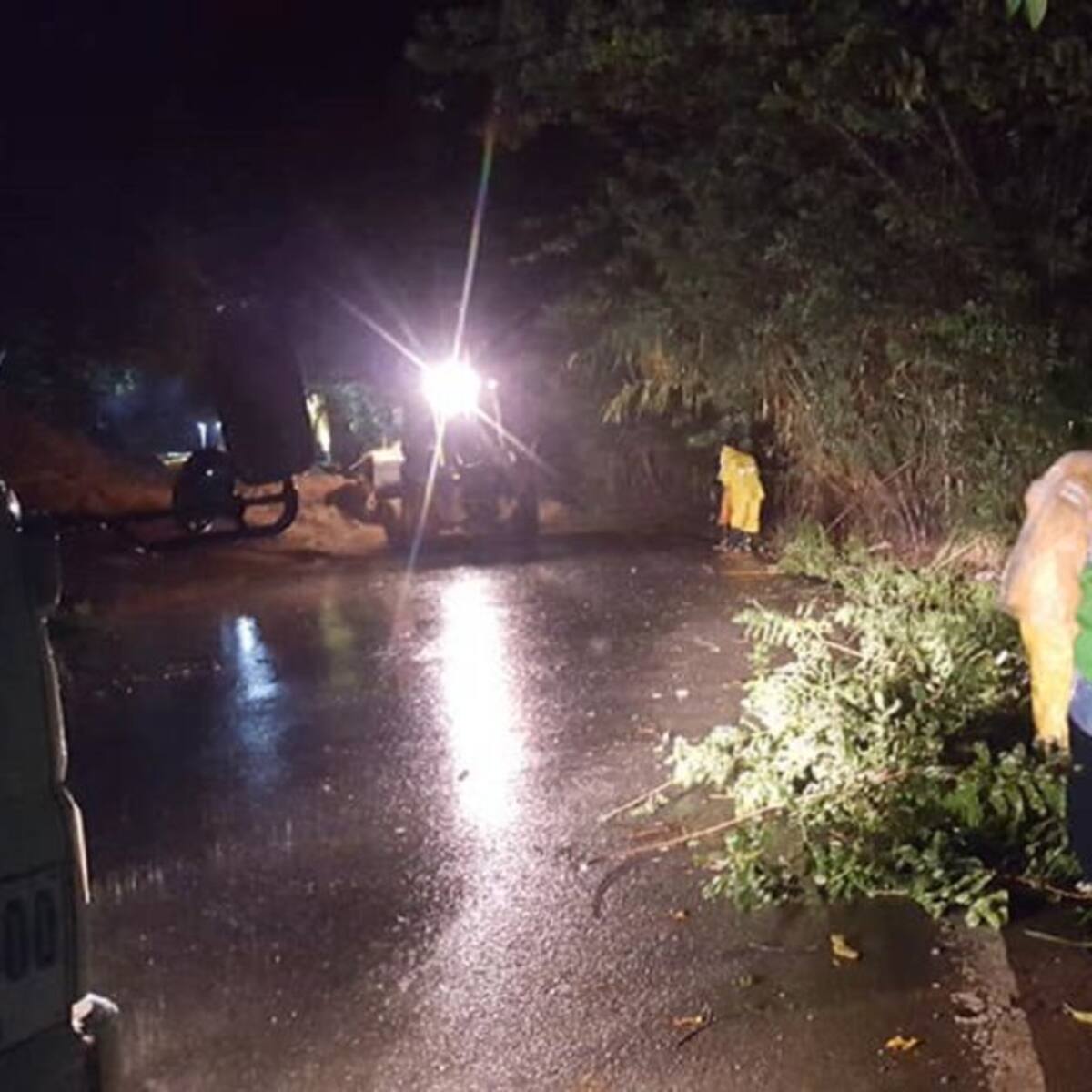 Atienden derrumbes activos en Anserma provocados por lluvias torrenciales
