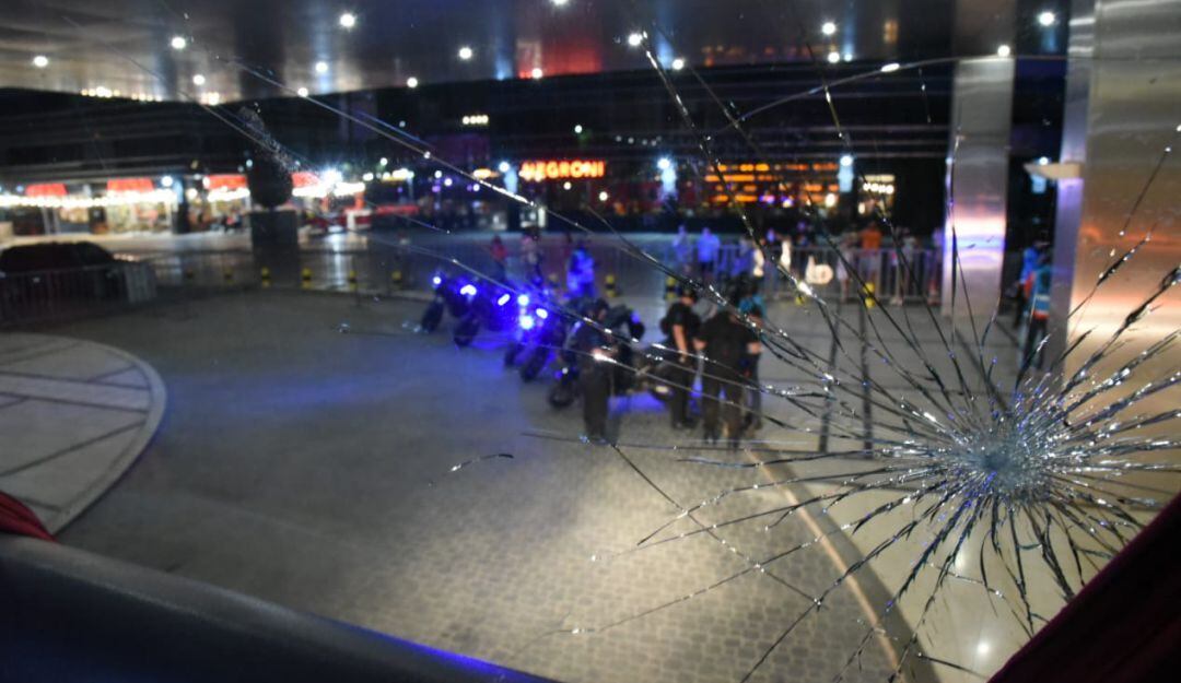 Santos FC denunció la agresión con una piedra al bus que los transportaba tras el empate ante Boca Juniors en la Copa Libertadores.