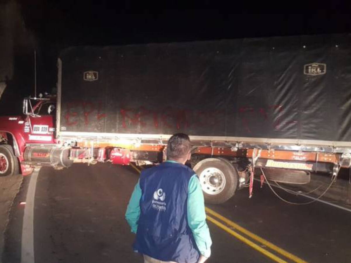 Bloqueos en Norte de Santander por enfrentamientos entre Pelusos y Eln