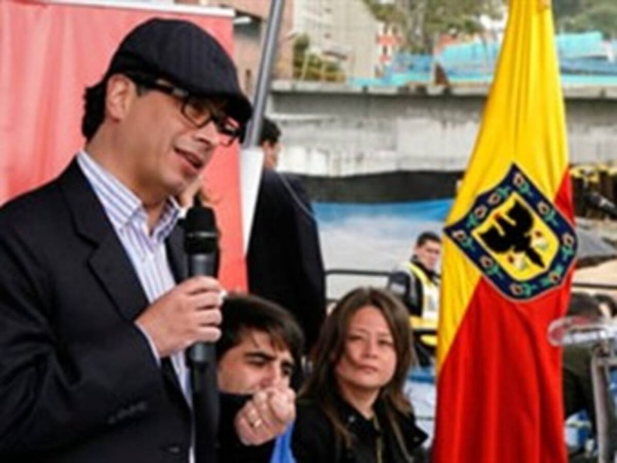 Petro advierte que la Nación no ha entregado 40 mil subsidios de vivienda para víctimas