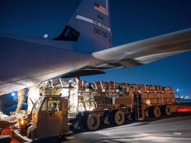 Imagen de preparativos de ayuda humanitaria aérea a Gaza. U.S Air Force