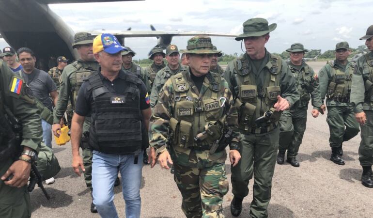 Almirante Remigio Ceballos Ichaso comandante Estratégico Operacional de la Fuerza Armada Nacional Bolivariana (Ceofanb) con Freddy Bernal protector del estado Táchira