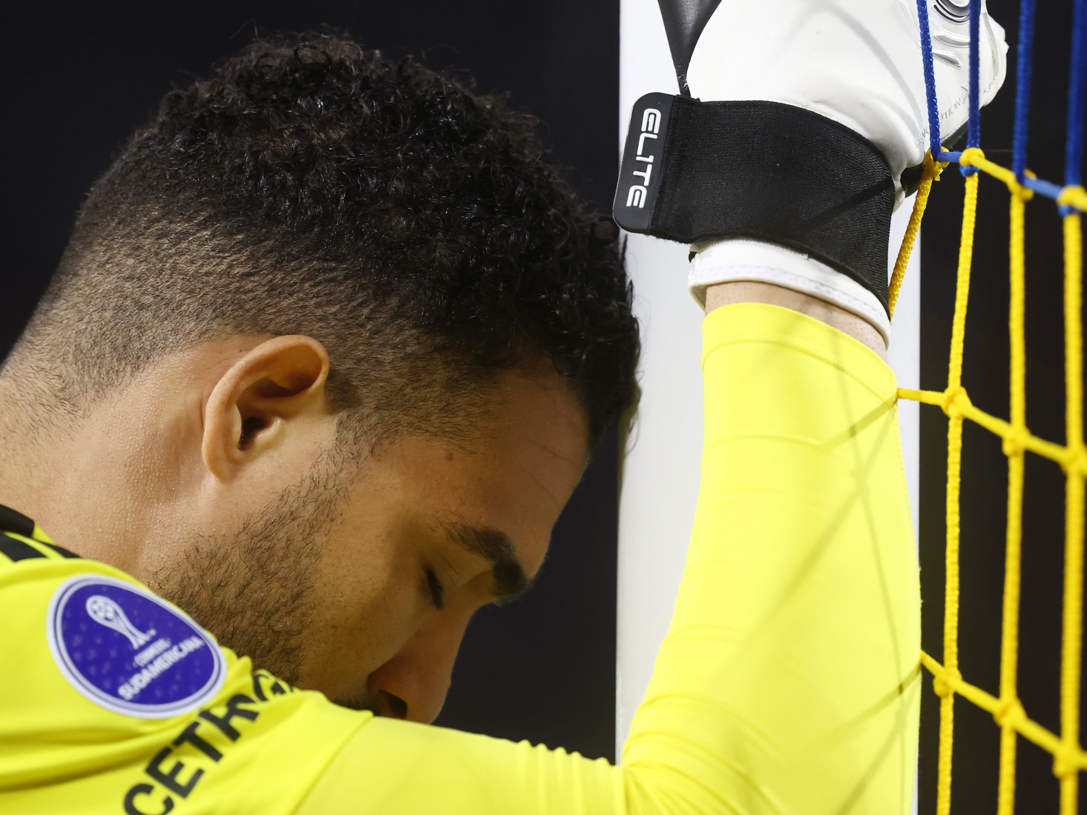 Álvaro Montero durante el juego de Copa Sudamericana frente a Sao Paulo. (Photo by Marcos Brindicci/Getty Images)
