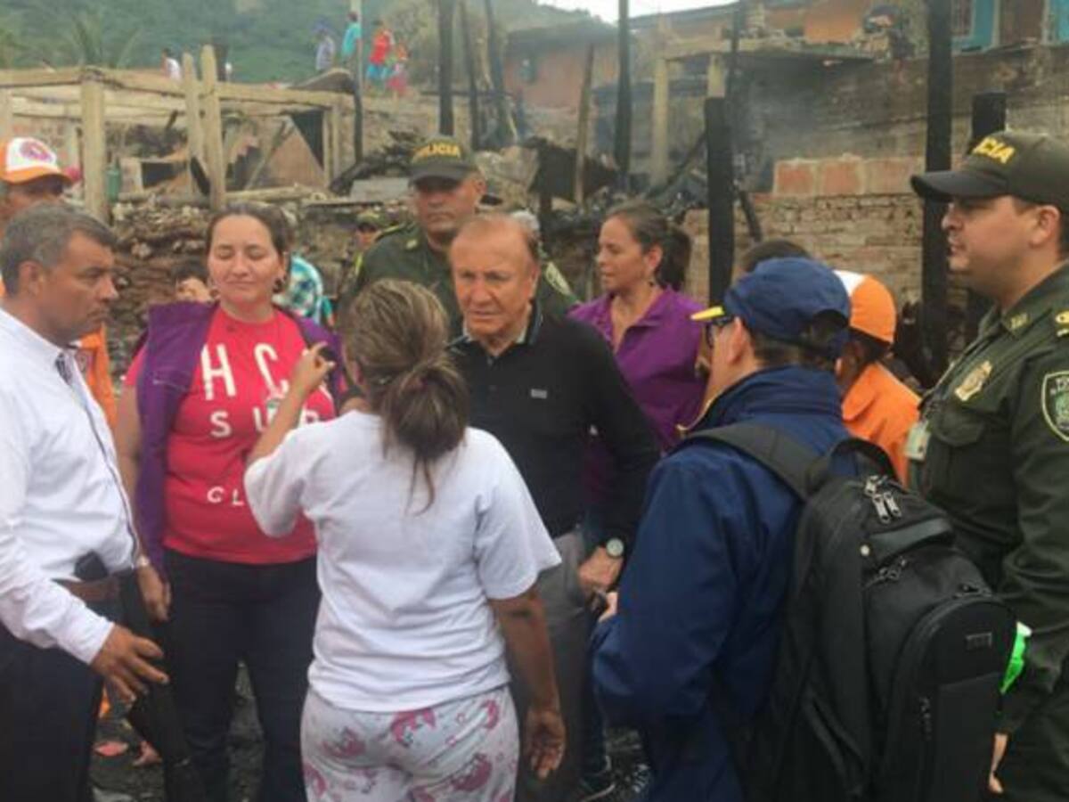 Hay dos centros de acopio de donaciones para damnificados del incendio