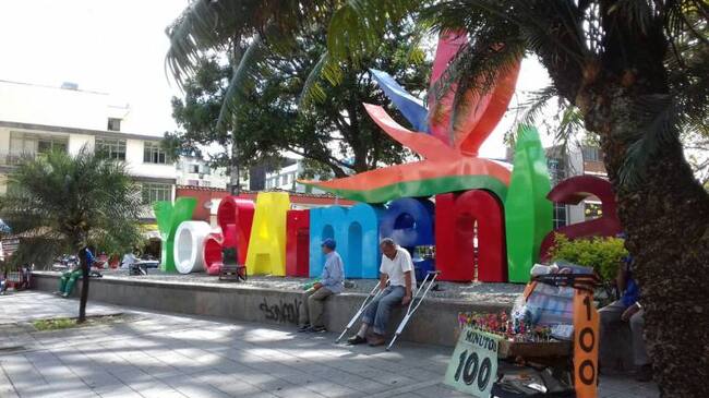 Letrero Yo Amo Armenia en el parque Sucre de la capital del Quindío