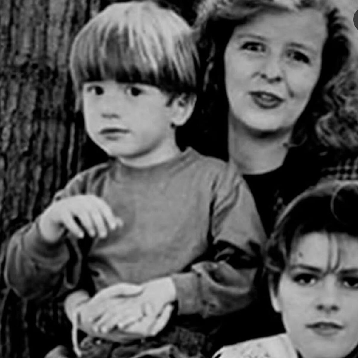 Pensé que tú me despedirías a mí: Carolina Hoyos se despide de su hermano Miguel Uribe