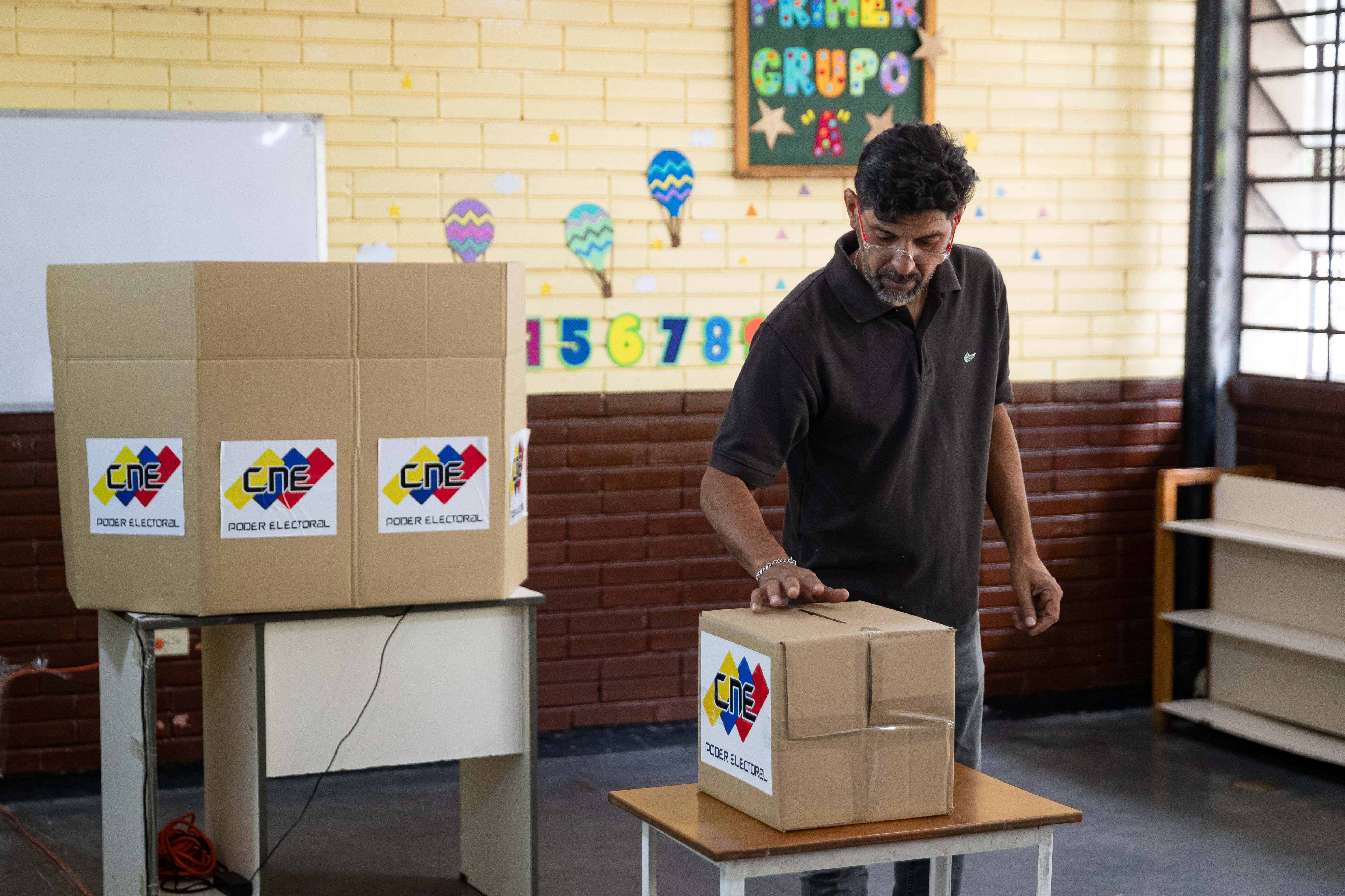 Simulacro electoral en Caracas / Foto:  EFE/ Ronald Peña R.