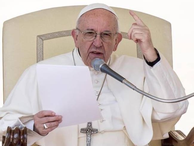 Papa Francisco condena uso de &quot;instrumentos de exterminio&quot; en Siria