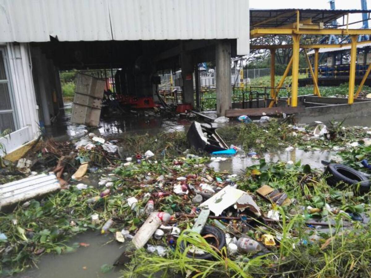Basuras y escombros fueron las causantes de las inundaciones en Cali