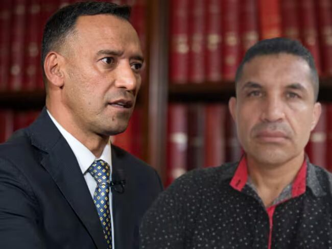 Alexander Chalá y Pedro Sánchez