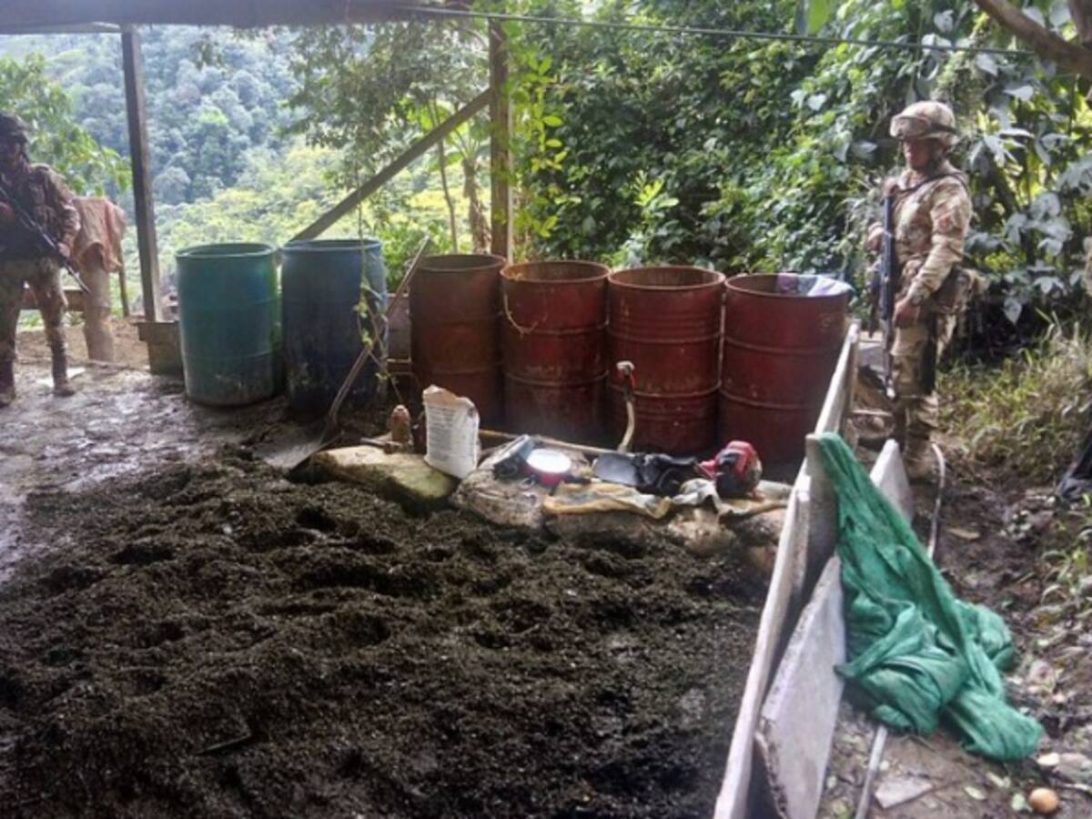 Ejército destruye laboratorio del Eln para fabricación de drogas