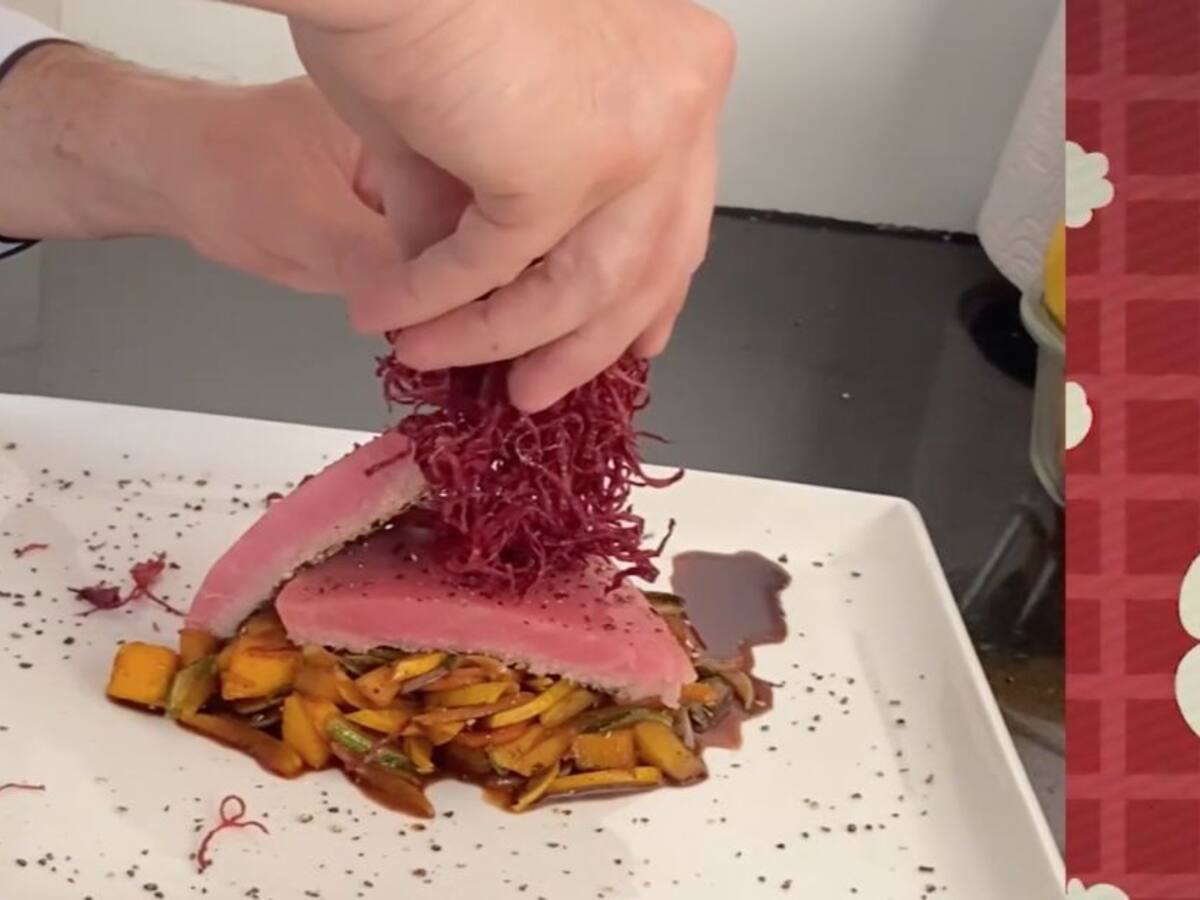 Tataky de Atún encostrado con vegetales salteados