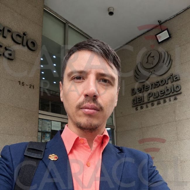 Sergei Vagin, el ciudadano ruso fue señalado por la inteligencia militar en 2022, de presuntamente, ejecutar tareas de inteligencia y de supuestos nexos con la guerrilla del ELN. Recuperó la libertad por vencimiento de témrinos en 2025 y anda por las calles de Colombia a pesar de una resolución de Migración Colombia que ordena su deportación.