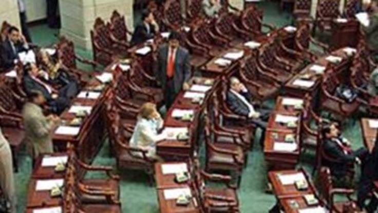 Por ausentismo de los congresistas, se abre la posibilidad de convocar sesiones extras