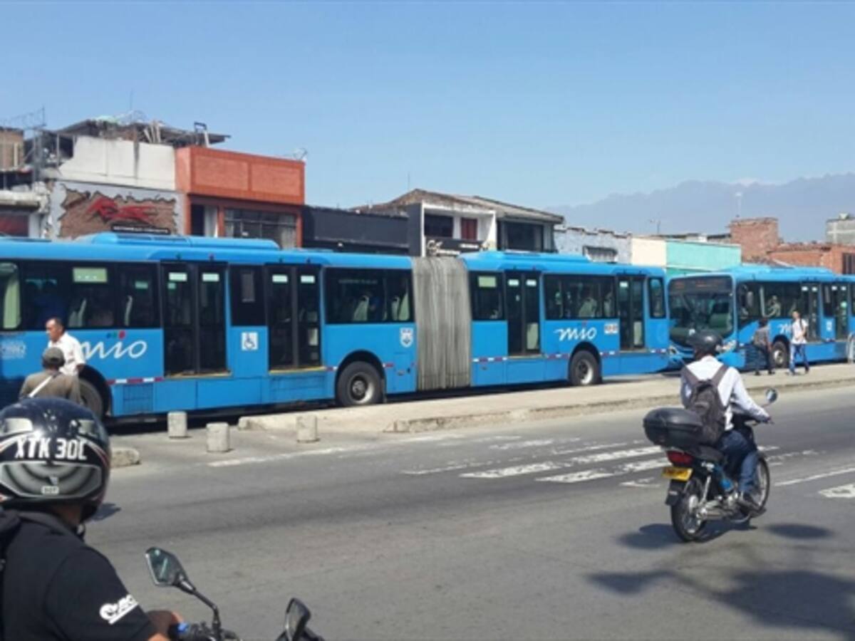 Protestan pequeños propietarios del MIO en Cali
