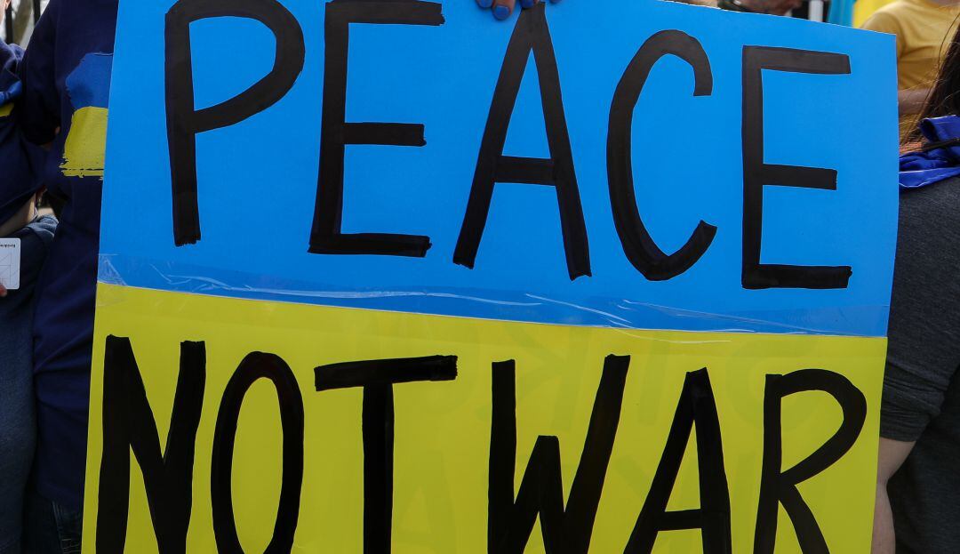 Mujer rusa de 80 años fue detenida por protestar contra invasión a Ucrania