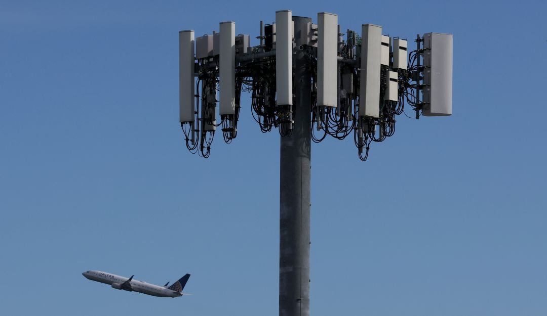 AT&T y Verizon posponen lanzamiento de red 5G cerca de aeropuertos en EE.UU.