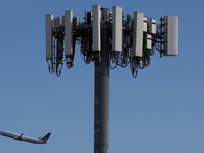 AT&T y Verizon posponen lanzamiento de red 5G cerca de aeropuertos en EE.UU.