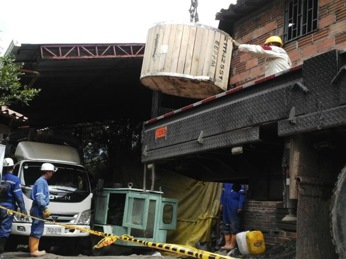 Endurecen controles a maquinaria para minería en Antioquia