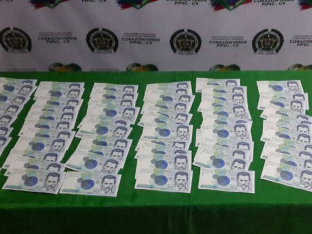 Capturan a hombre que pretendía pagar con billetes falsos