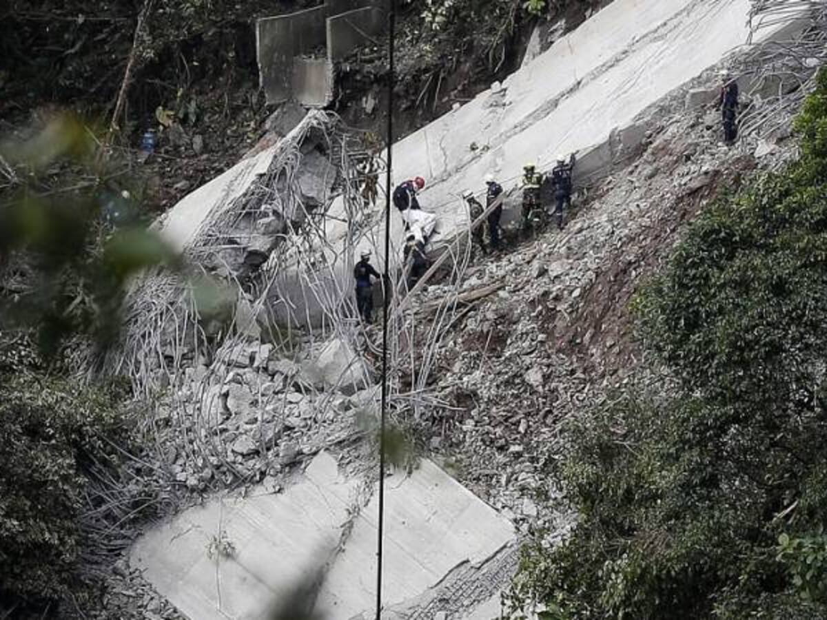 Con pedazos de cemento Fiscalía investiga colapso del puente en Chirajara