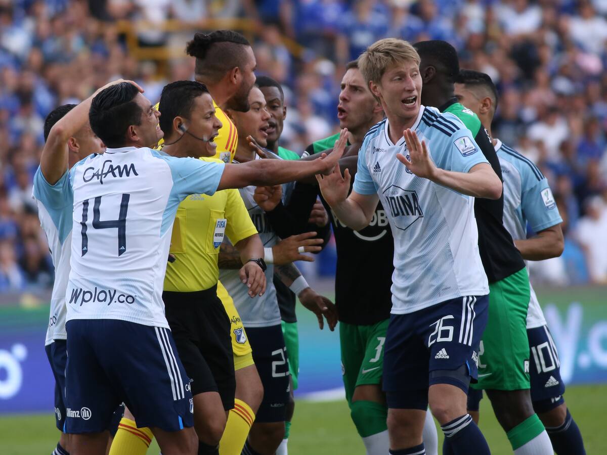 Juan Felipe Aguirre, sancionado dos fechas tras cabezazo a Larry Vásquez