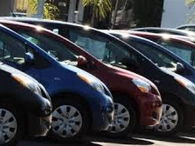 Cuba autorizó importación y comercialización de carros