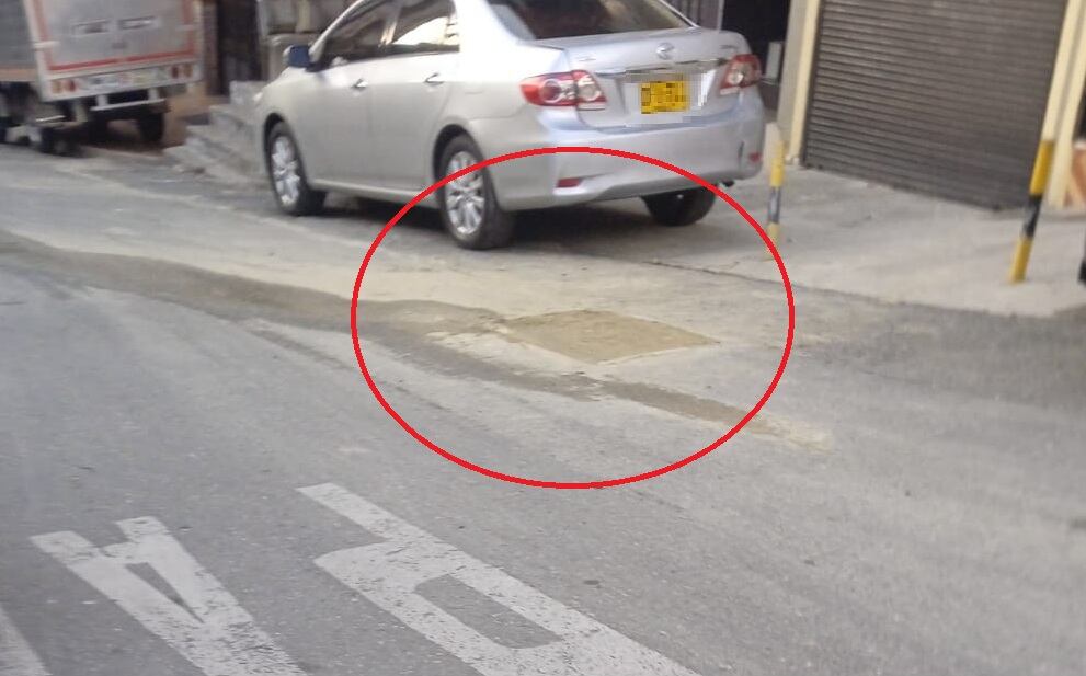 Intervención ilegal a acueducto para lavar carros en Niquitao. Foto: Caracol Radio