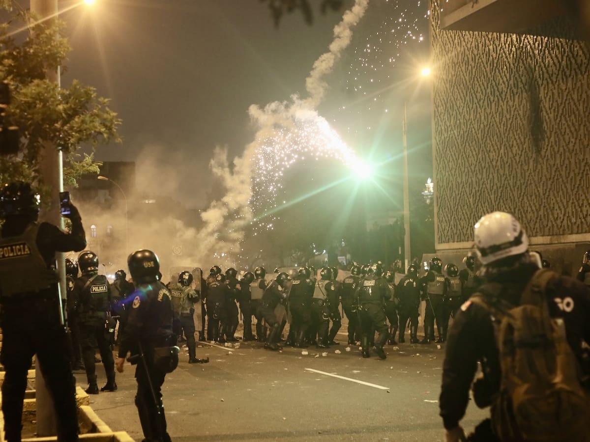 Perú: suspenden jefe policial de Lima tras protestas violentas