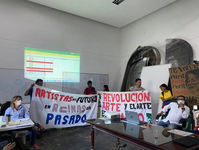Estudiantes de la Universidad del Atlántico en reunión sobre obras de Bellas Artes en Barranquilla./ Foto: Suministrada