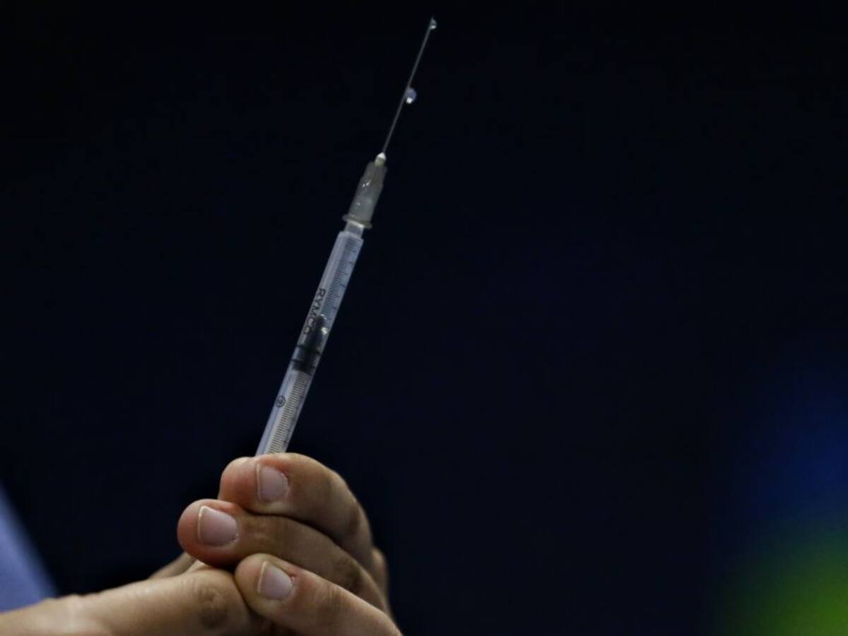 Gobierno prolongaría tiempos para la aplicación de segunda dosis de vacuna