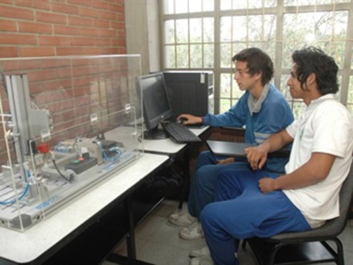 Hoy se lanzó la universidad para los estudiantes 1, 2 y 3 en Bogotá