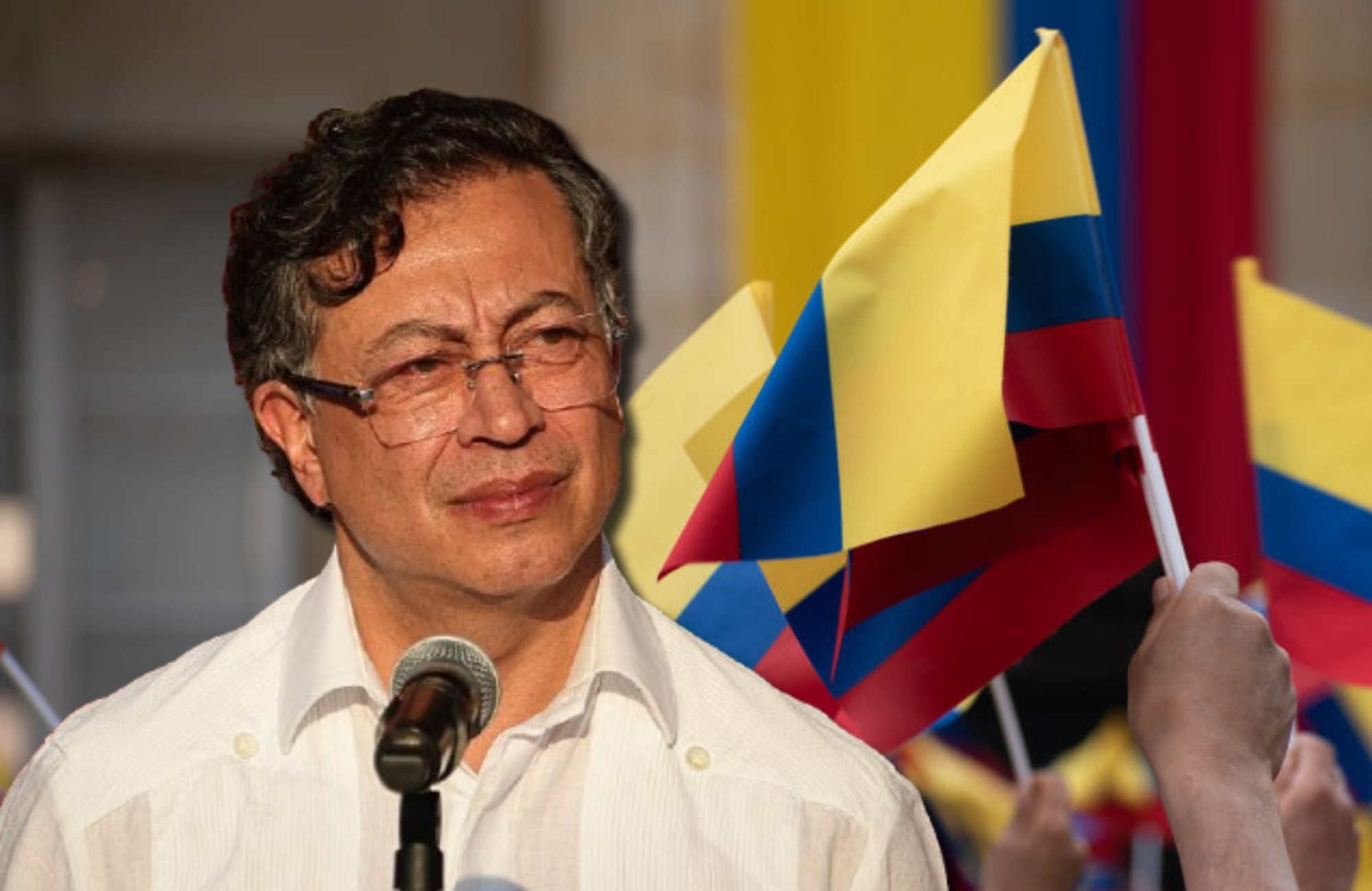 Gustavo Petro y banderas Colombia. Fotos:  (Photo by Jesus Vargas/Getty Images) / (Photo by: Daniel Romero/Long Visual Press/Universal Images Group via Getty Images)