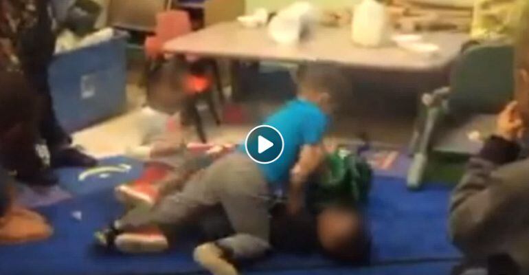 Profesoras arman 'club de pelea' con niños de guardería