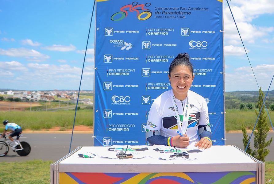 Daniela Carolina Munévar Flórez se alzó con los oros en las pruebas de fondo, contrarreloj individal (Ruta) y Scratch (Pista) / Foto: Indeportes Boyacá.