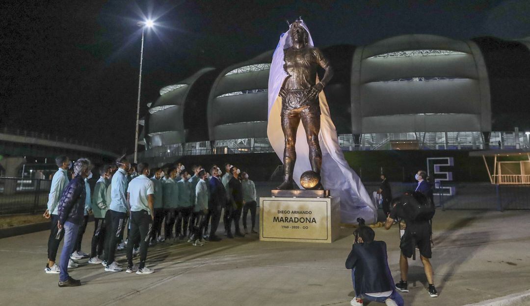 Jugadores de la Selección Argentina participan del homenaje a Diego Maradona en Santiago del Estero