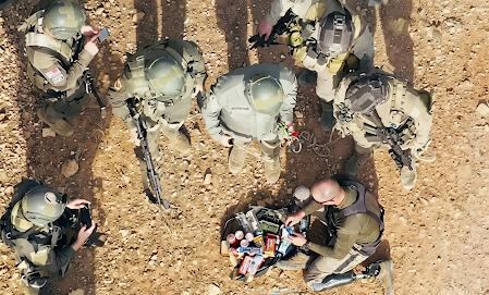 La Policía Nacional, con binomios caninos, equipos técnicos y humanos, activó los protocolos establecidos y procedió a la desactivación controlada. Crédito: Ejército Nacional.