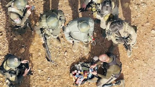 La Policía Nacional, con binomios caninos, equipos técnicos y humanos, activó los protocolos establecidos y procedió a la desactivación controlada. Crédito: Ejército Nacional.