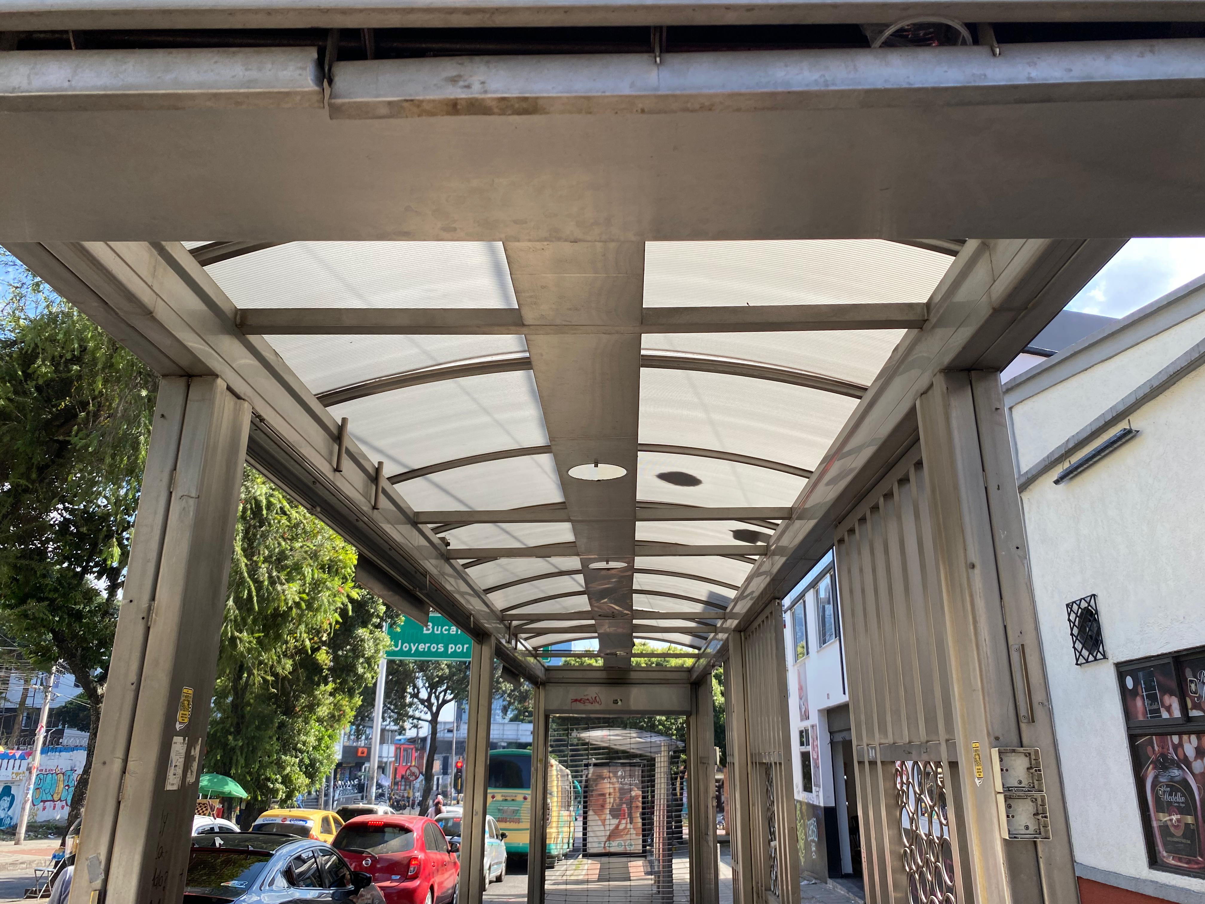 Falta de autoridad permitió que se desvalijaran estaciones de Metrolínea: Alcalde electo