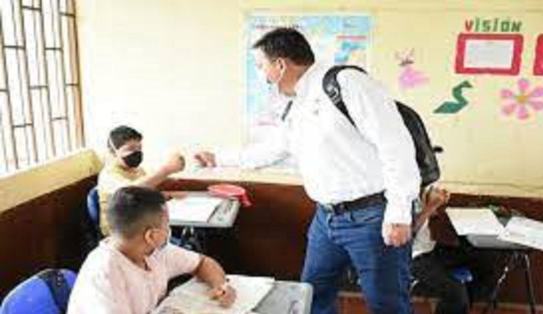 Recorrido por colegios en el Tolima