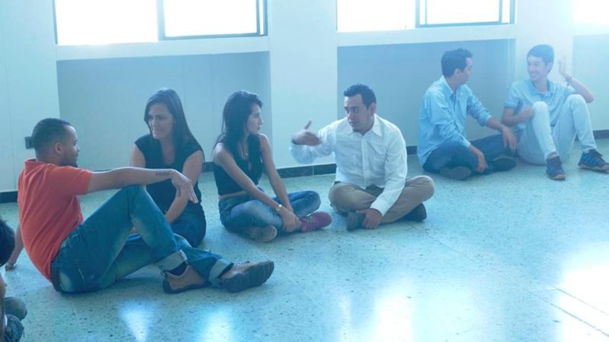 Tras realizar rondas y juegos para activar su energía, los jóvenes se dividieron en grupos, se presentaron ante los demás y dieron a conocer sus “poderes”.