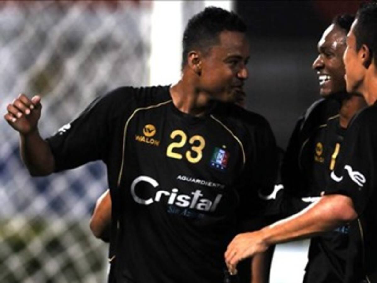 Once Caldas derrotó 2-0 al Nacional Paraguayo en la Libertadores