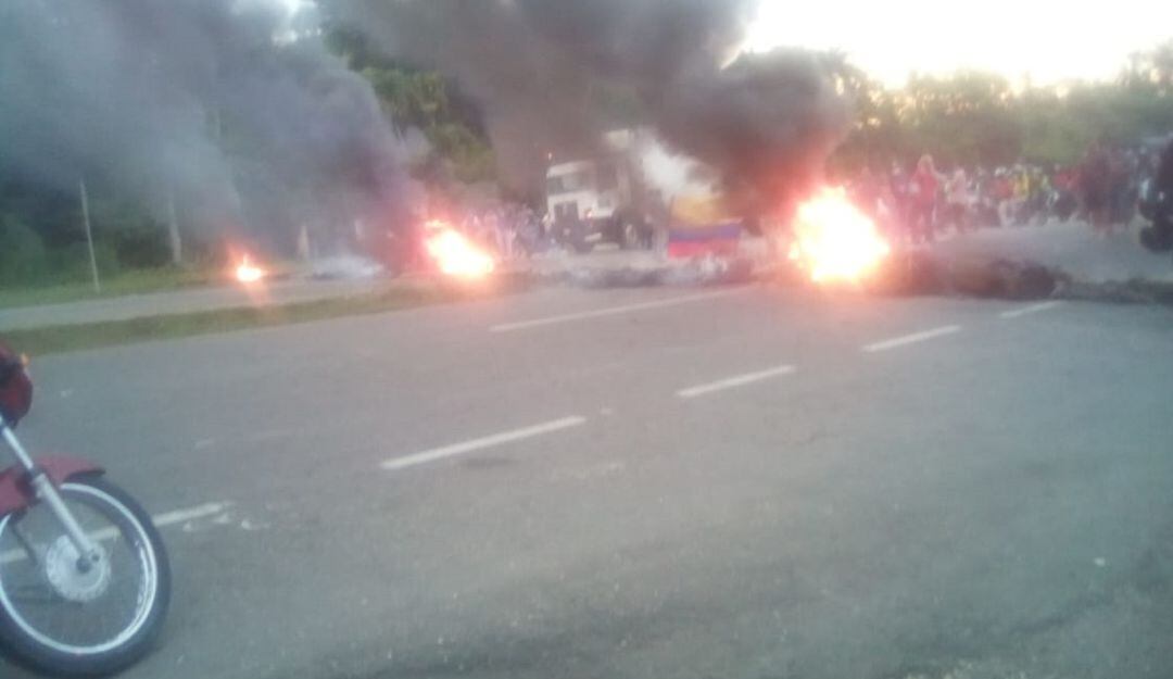 Habitantes de algunos sectores de estos municipios completan más de 27 horas sin el servicio