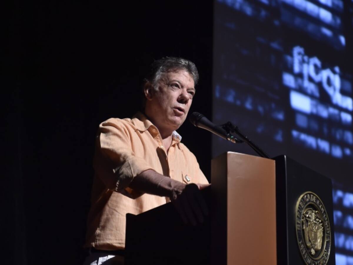 En pocas semanas se estrenará la película de la paz: Santos