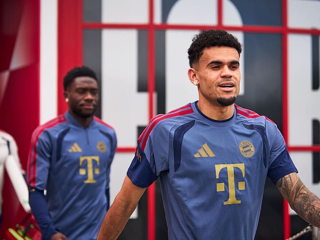 Luis Díaz en el último entrenamiento previo al juego de vuelta de las semifinales de Champions League / Getty Images