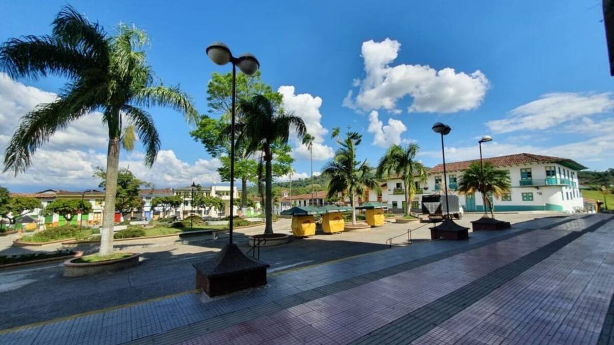 Diez municipios de Risaralda cierran fronteras para reactivar su comercio