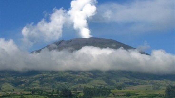 Cambian a naranja la alerta en el volcán Galeras