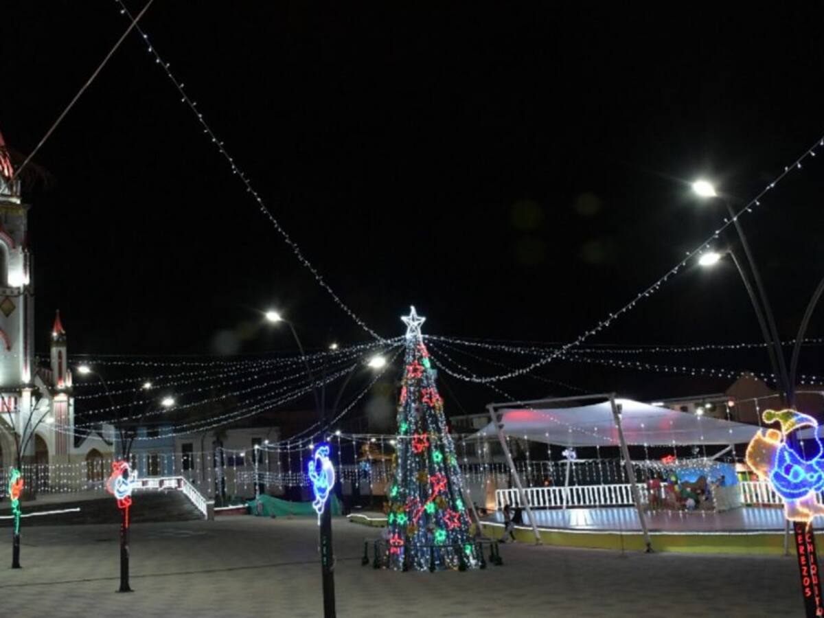 Con alumbrados en 3D se iluminará Chipaque esta navidad