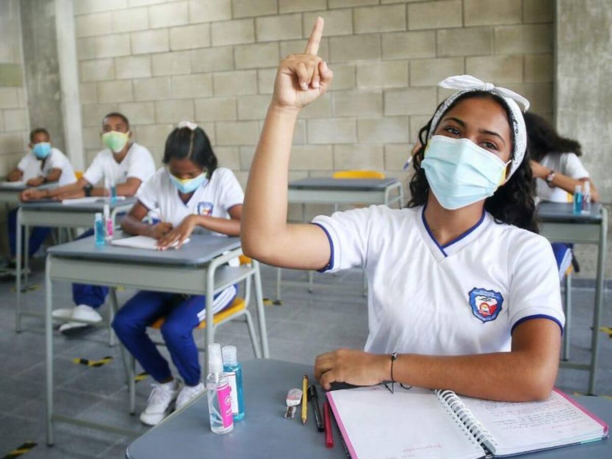30 colegios oficiales y 3 privados avalados en alternancia en Barranquilla